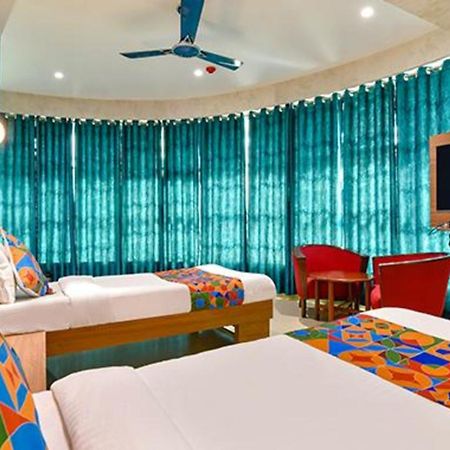 Fabhotel Siddharth Corporate - Vavol, Gandhinagar Exteriör bild