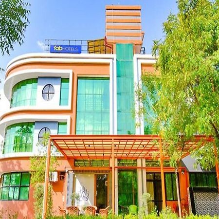 Fabhotel Siddharth Corporate - Vavol, Gandhinagar Exteriör bild