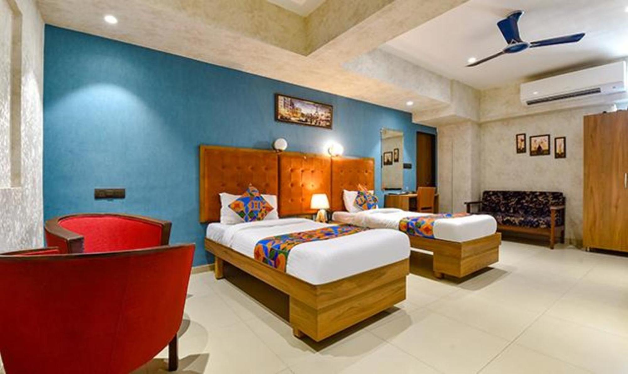 Fabhotel Siddharth Corporate - Vavol, Gandhinagar Exteriör bild