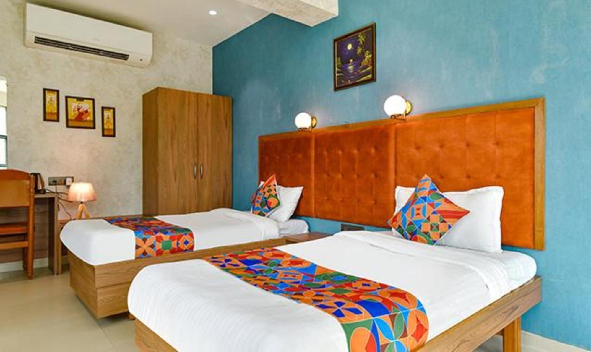 Fabhotel Siddharth Corporate - Vavol, Gandhinagar Exteriör bild