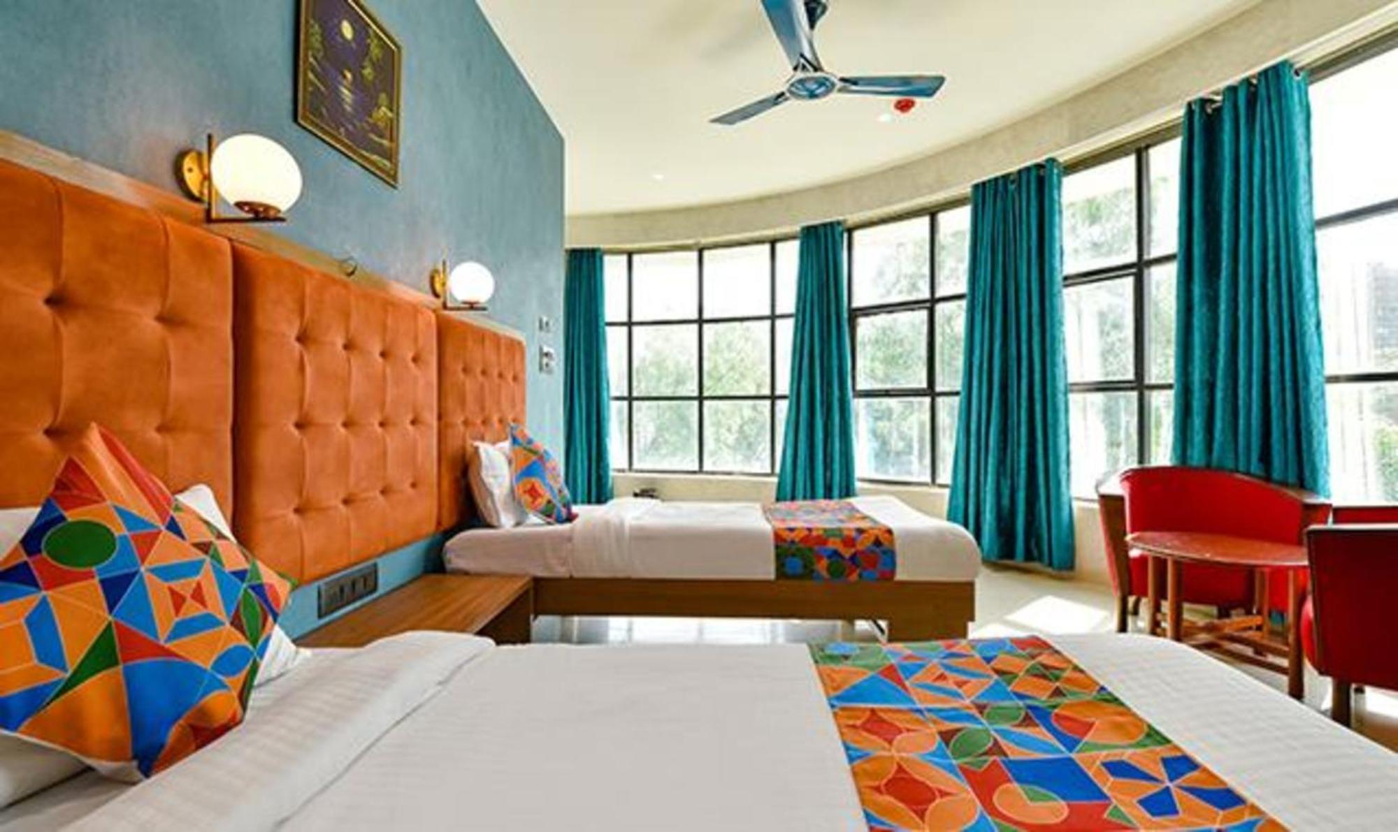 Fabhotel Siddharth Corporate - Vavol, Gandhinagar Exteriör bild
