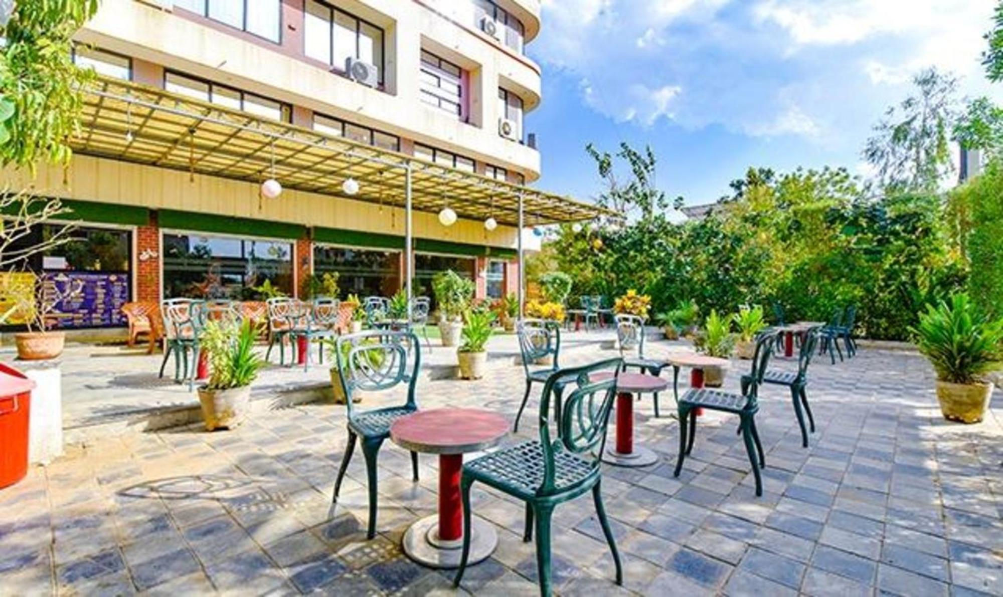 Fabhotel Siddharth Corporate - Vavol, Gandhinagar Exteriör bild