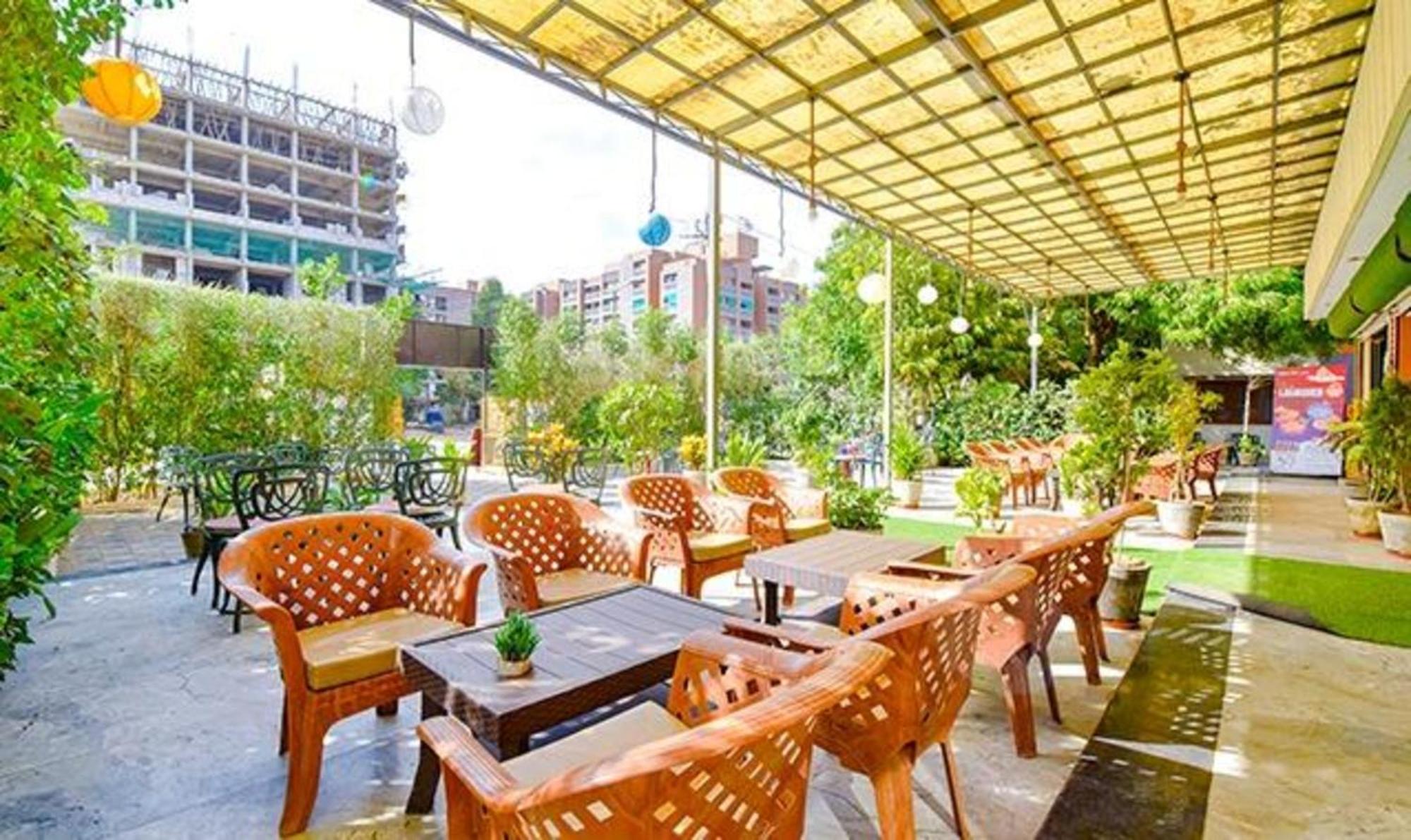 Fabhotel Siddharth Corporate - Vavol, Gandhinagar Exteriör bild